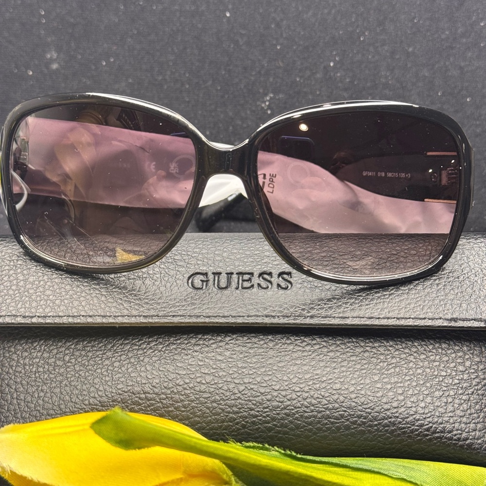 Guess Womens 58mm Shiny Black Crystal Sunglasses GF0411-01B